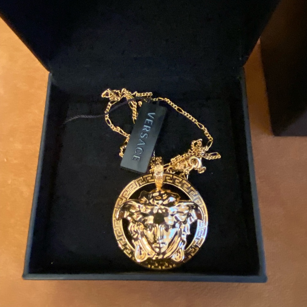 NWT Authentic Versace Medusa Necklace